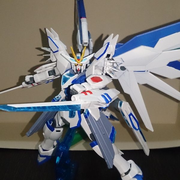 アストライアフリーダムガンダム