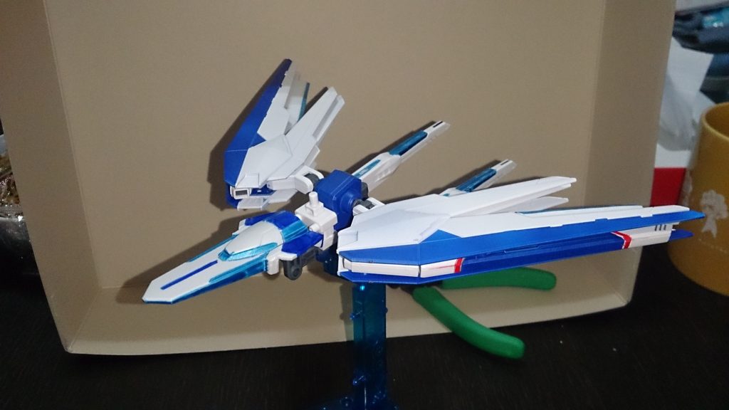 支援機、アストライアブースター。
攻撃時、アストライアビームキャノンとパラエーナが展開して砲撃します。