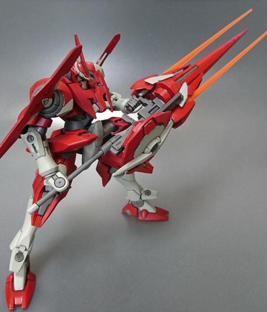 GNランスカスタム
ランス、ビームライフル、ビームサーベル、シールド、実体弾バルカンが複合されており、近接、長距離の両方に対応可能なメイン武装である。