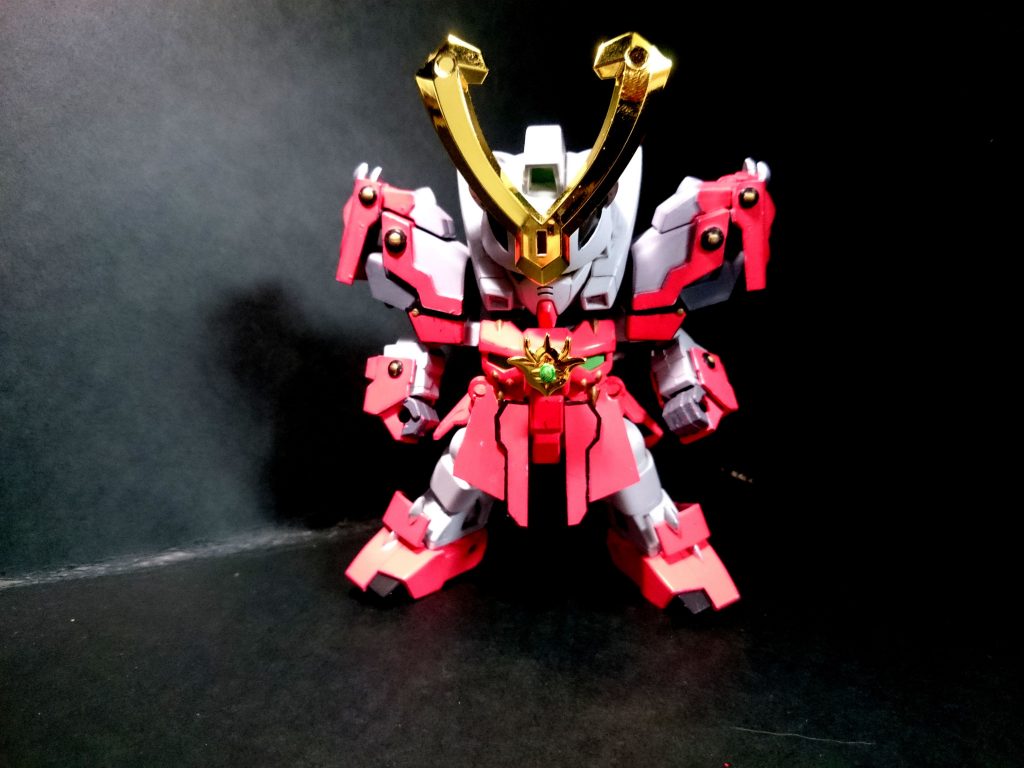 アゴが引け、怒り肩に出来るので威圧感は持たせれたと思ってます。