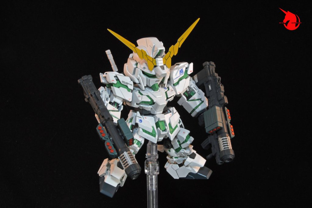 バズーカ持ちスタイル
サイコフレームはブラックライトを当てないと発光しているようには見えません