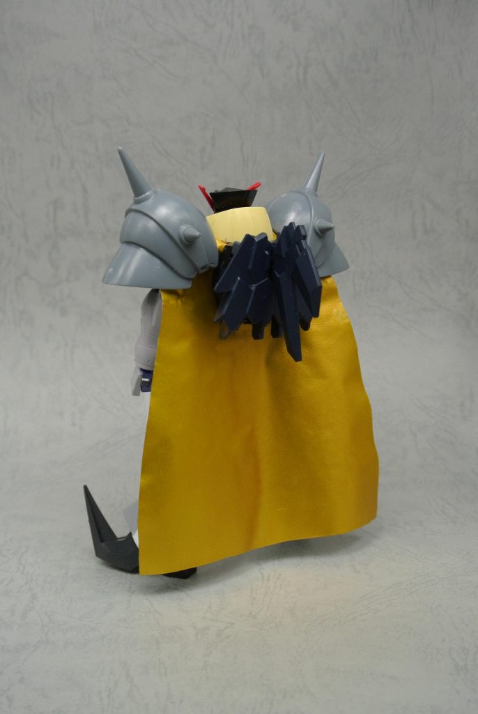 マントはいろいろ苦労しました…
最初はこんなのしいかみたいな情けない感じでした