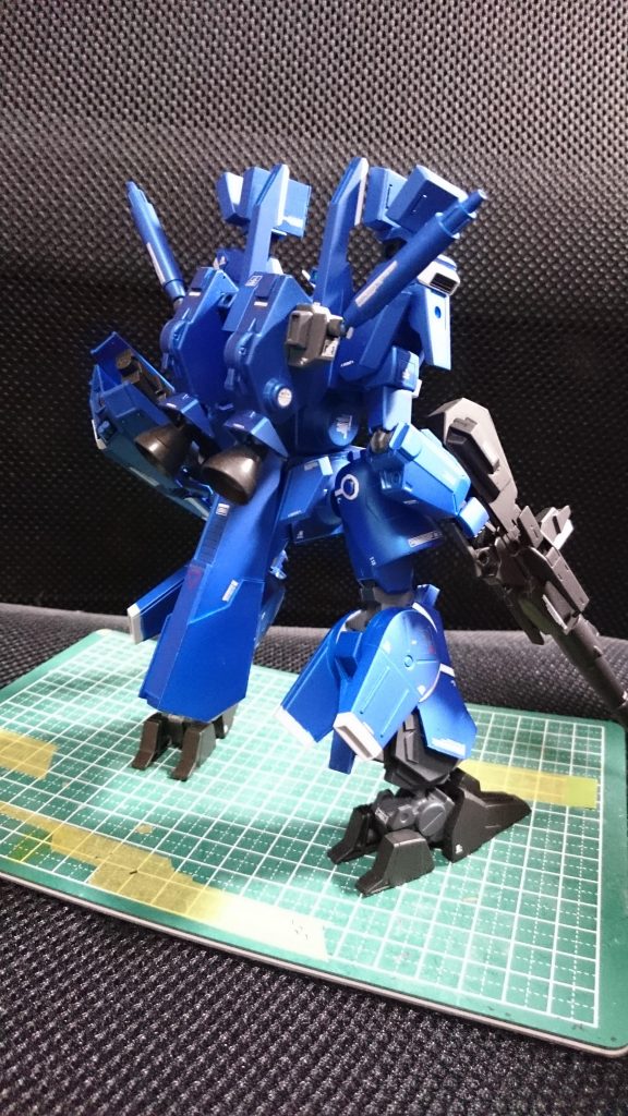 バックパックもジャンクパーツとプラ板にて制作。