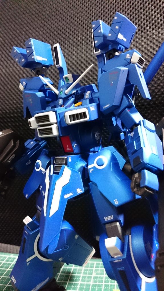 胸部はプラ板とビルダーズパーツにて制作