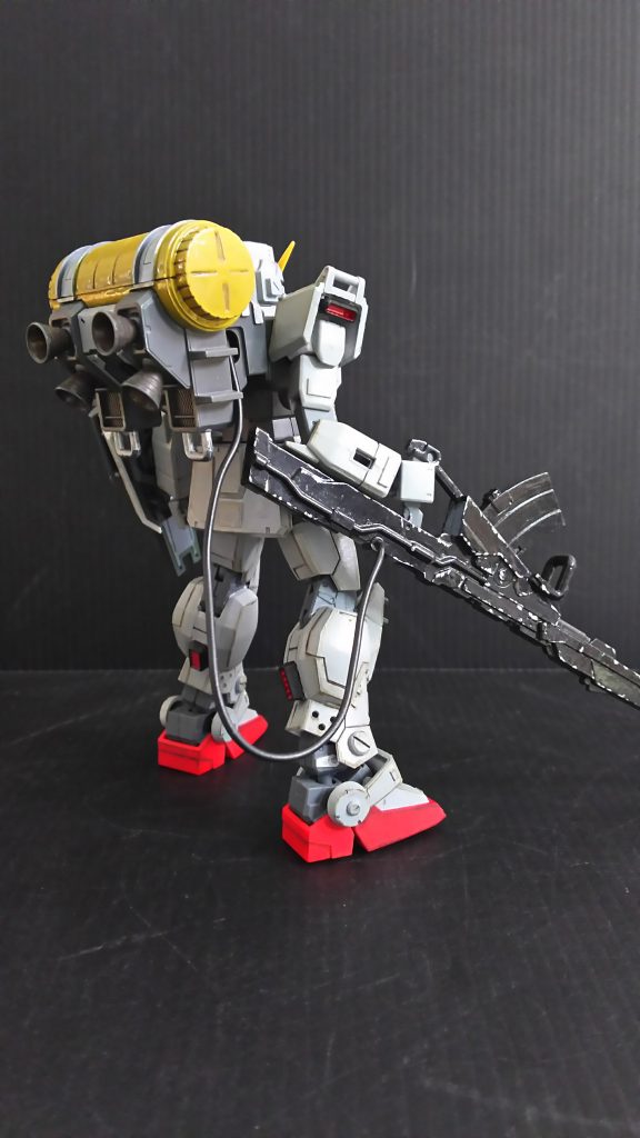 バックショット
バックパックはサンダーボルト版ザクのものを改造してエネルギータンクっぽい感じにしてます