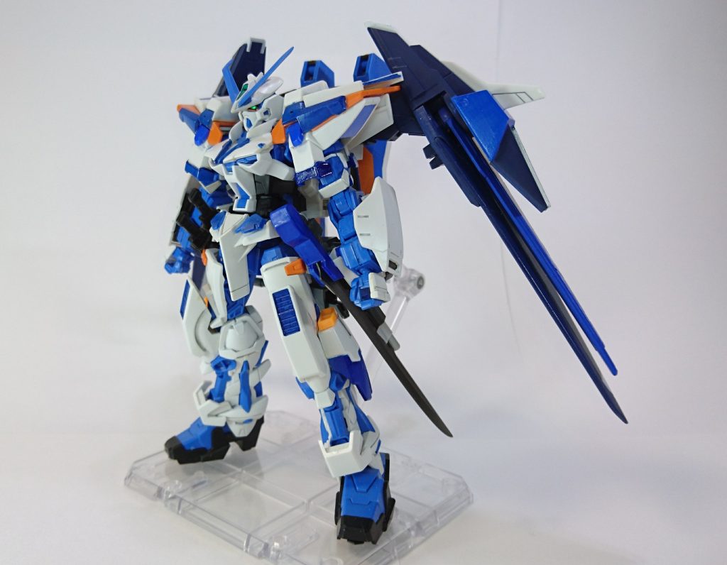 フロントショットです。
本体に大きな変更はありませんが、出来うる限りのディティールアップをしています。。。
初めてスジ彫りに挑戦した作品であり、ぼちぼち上手くいったのかなぁと思っています。