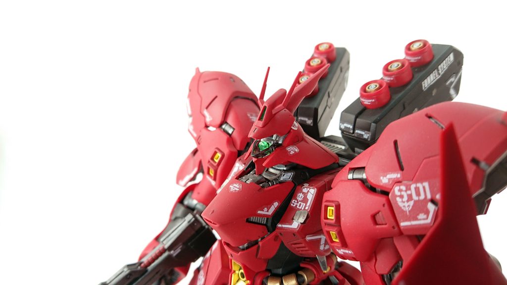 頭部アップ。
電飾の加工も容易にできそうです。