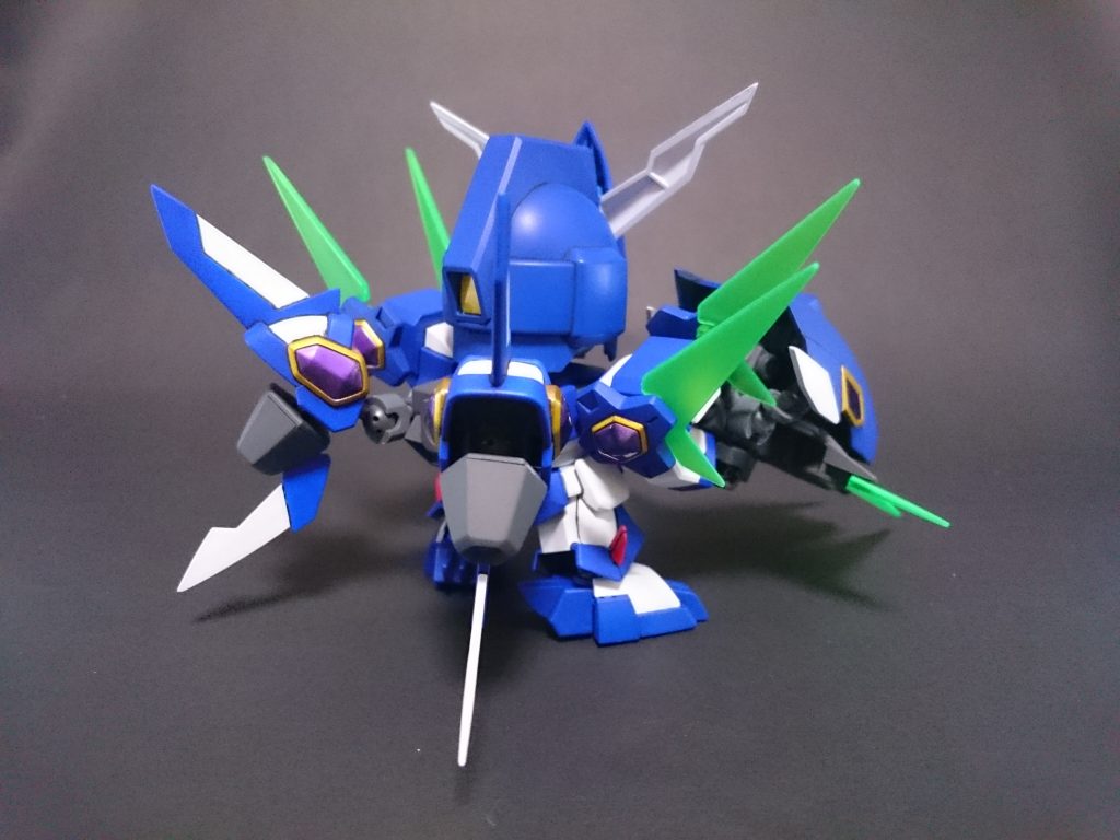 SDGガンダムと言いつつ、半分くらいはスターウイニングガンダムだったり。