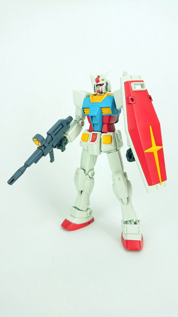 ビームライフル、シールド装備。
武器はミディアムブルーっぽい調色にしました。
昔の武器類の色指定はやたらミディアムブルーでしたね(笑)