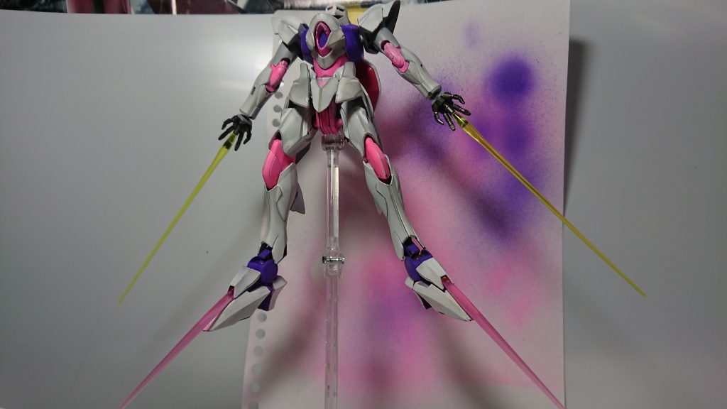 爪先やヒール部分からもビームを出せます
基本的に格闘中心です