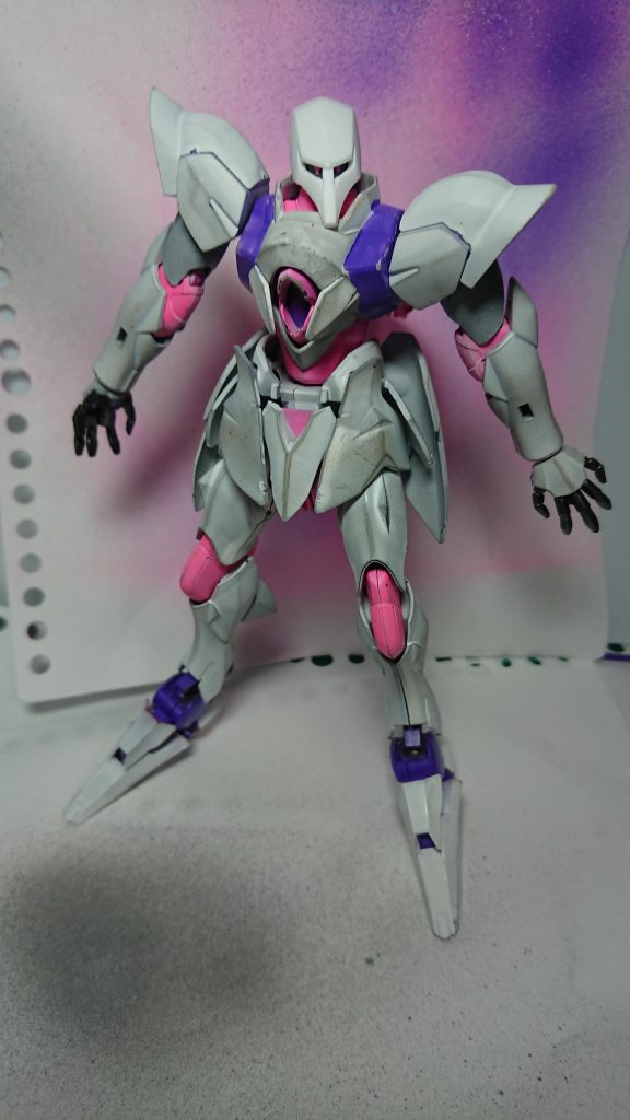 雑に言うとキュベレイとドラドのミキシングです。ハイヒールにしたかったので、脚だけスローネドライのものを使っています。