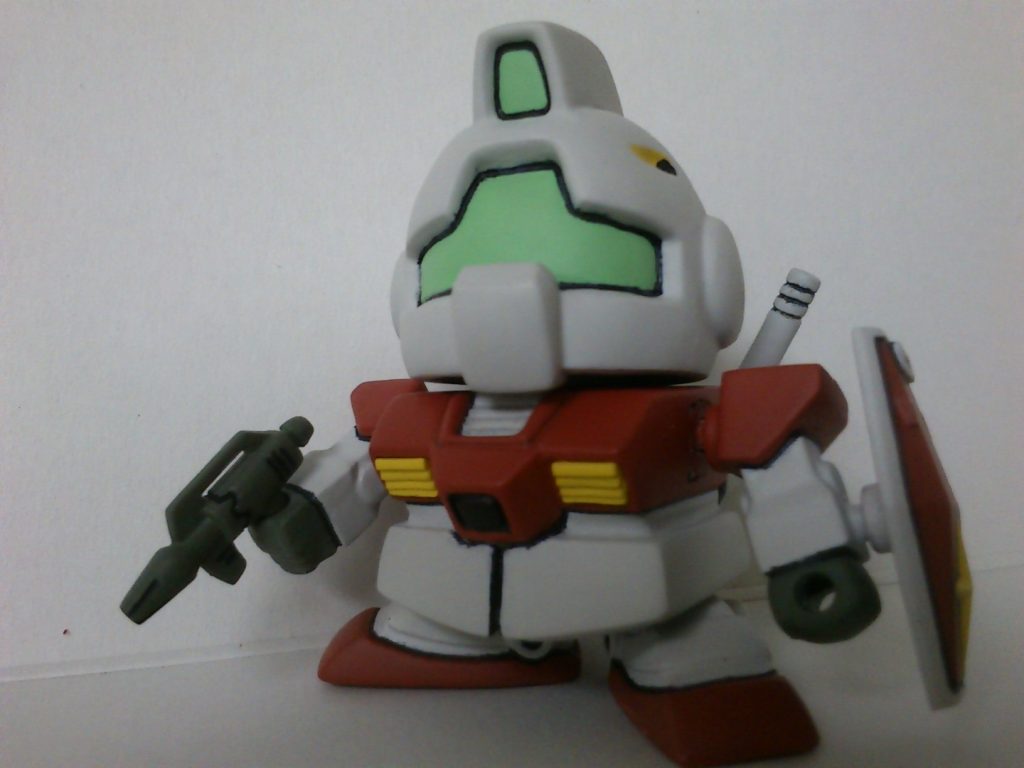 スプレーガンは情景模型シリーズ「ジャブローに散る」の1/250の物を加工して使っています。