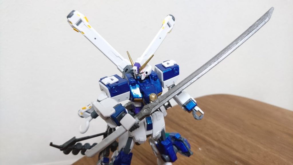 刀
この機体の主兵装、バルバトスの太刀を刃の部分は銀色、持ち手は白に塗った物です、刀と言いつつ扱い的にはビームザンバーのように主に片手で扱う感じです