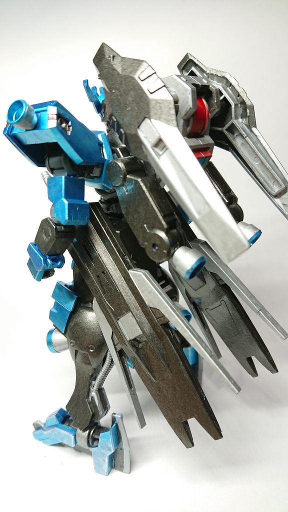 フライトユニットは、シュヴァルべ・グレイズ(マクギリス機)とヴィダールのやつをくっつけたものです。