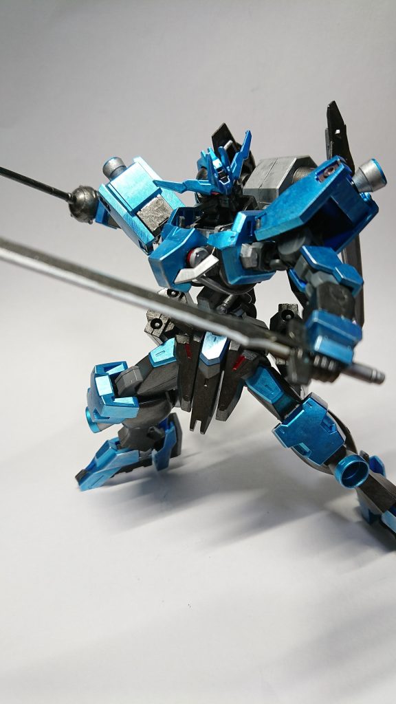 ヴィダールには無かった｢斬｣の武器を追加し、突く事ができ、斬る事も出来るようにしました。