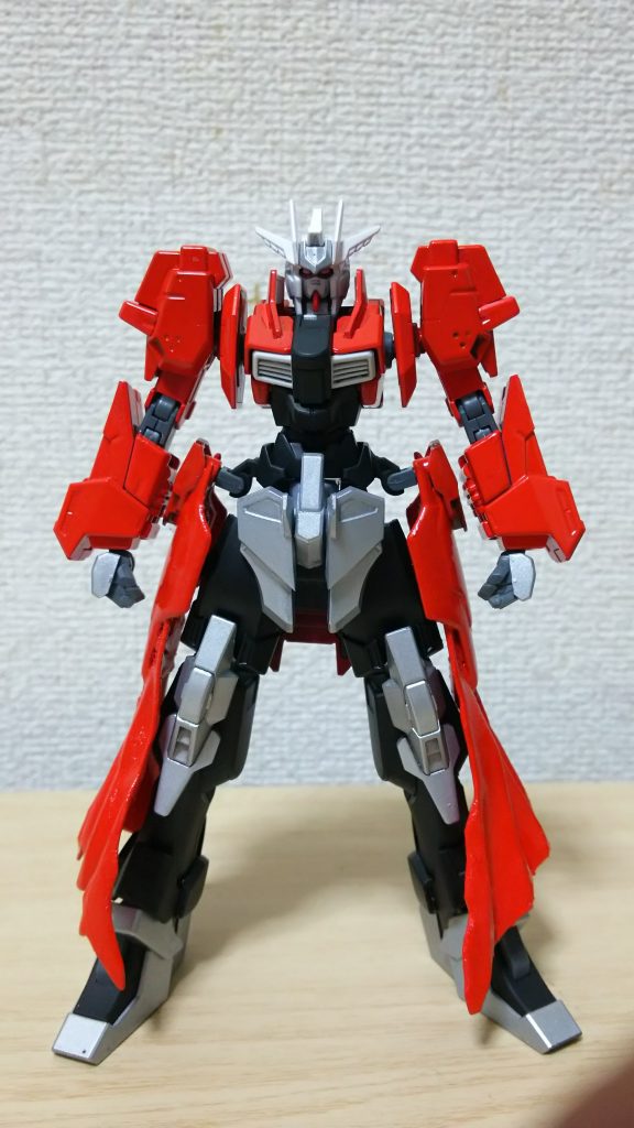 以下設定──聖杯。それはどんな願いでも叶えるという万能の願望器。近未来、人類の一部が聖なる盃を巡り、大規模な戦争──聖杯大戦が勃発した。その戦争において、人類は聖杯戦争に特化した機体、人型機動決戦兵器──【ガンダム】を開発。同時に過去の歴史や伝説における英雄や怪物である【英霊】──つまりサーヴァントの魂を機体に組み込む事で、初めてその真価を発揮させる【Fateシステム】の開発に成功、各ガンダムに搭載した。ガンダムは全7クラスに応じたシリーズの開発がされた。セイバー・ランサー・アーチャー・ライダー・キャスター・バーサーカー……。聖杯大戦に参加する国や軍隊は、聖杯が独自に見出すランダム形式のため、必ず参加できるという訳では無い。聖杯大戦の参加が認められた国や軍隊はそれぞれ聖杯から割り振られたクラスのガンダムを1体のみ開発と所有が許され、それ以上のガンダムは所有も開発もできないという絶対の掟が定められた。また、各々が所有するクラスは変更が不可となっているが、ある裏技を使えば新たなガンダムを所有する事は可能となっている。