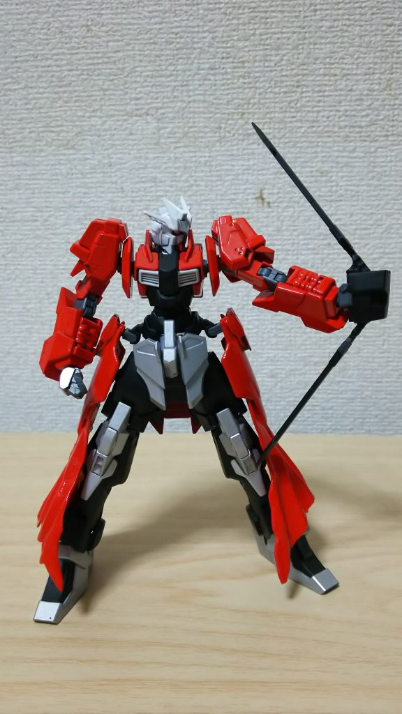 遠距離武器はオーソドックスな弓矢型なのだが、弓に関しては2形態が存在する。連射性に優れ安定した攻撃力を持つ【ノーマルモード】