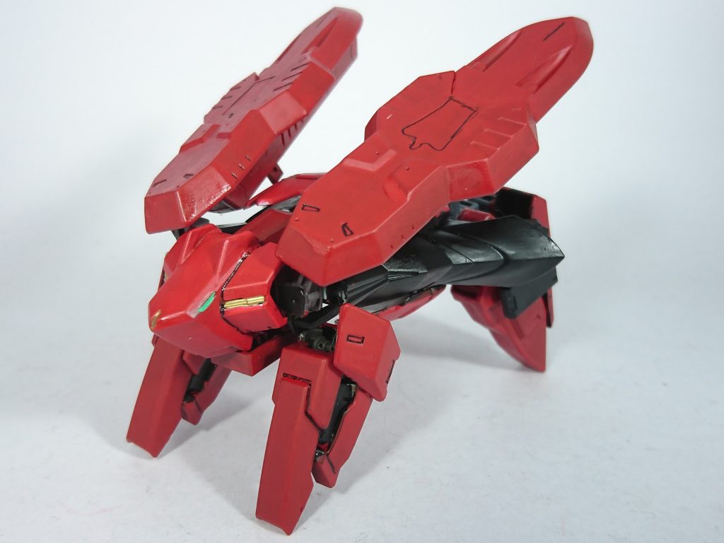 まずはビルドラビット単体を見てもらいましょう
ビルドラビットは本家の玩具では再現されなかったウサギメカ→分離しアーマーになるギミック再現も兼ねて製作しました
なかなか可愛いフォルムになったと思うんですが、どうでしょうか？
パーツとしてはオルフェンズ系のパーツを多く使用しています