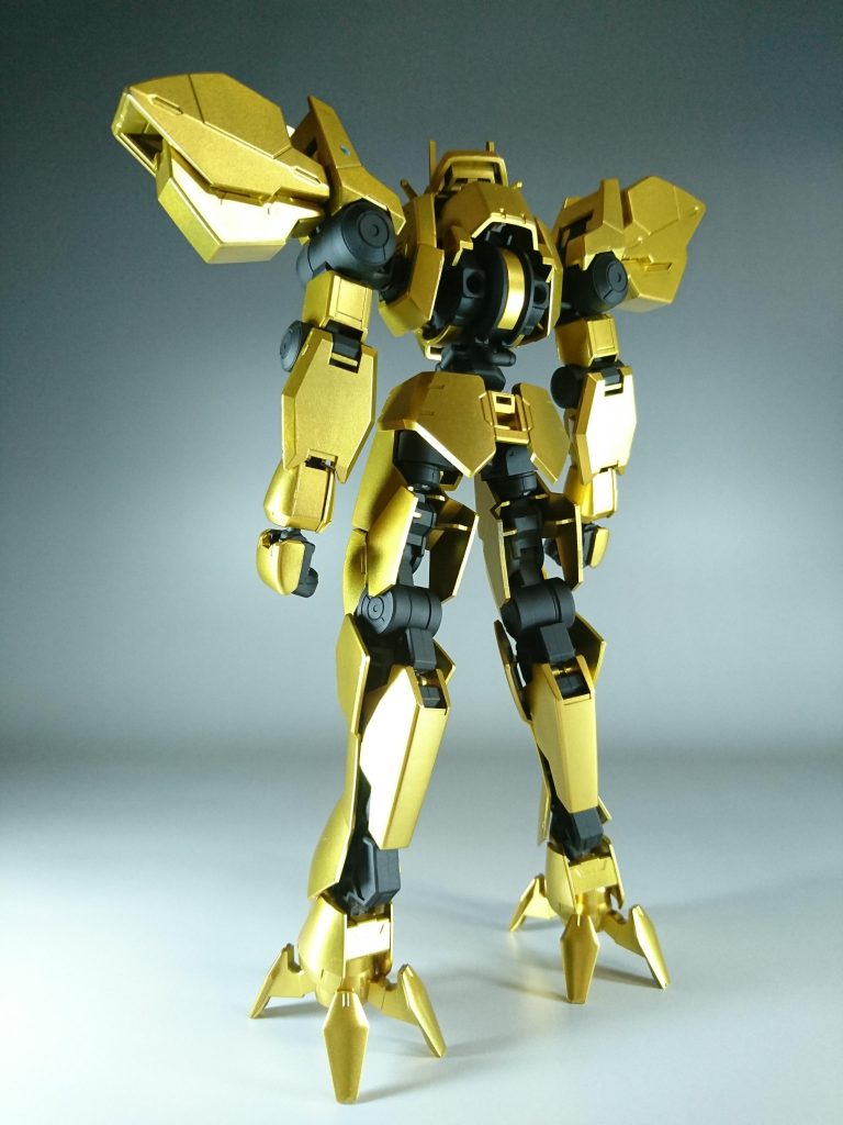 アインの黄金聖衣–4枚目/制作者：滝 由佳理