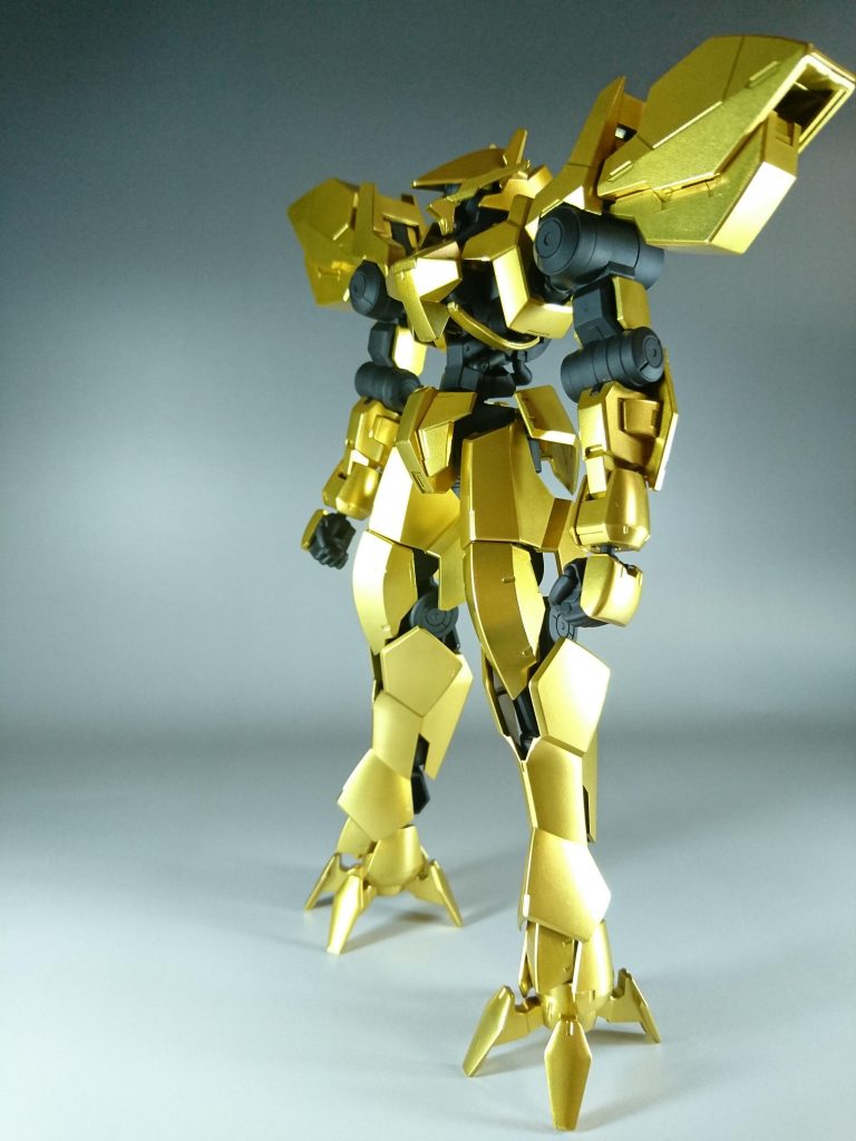 アインの黄金聖衣–3枚目/制作者：滝 由佳理