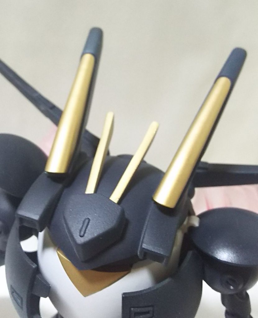 頭。V2のアレとか、1/100バルバトスの外装とか、あとはそれっぽいパーツを・・・
------------------------------------------------