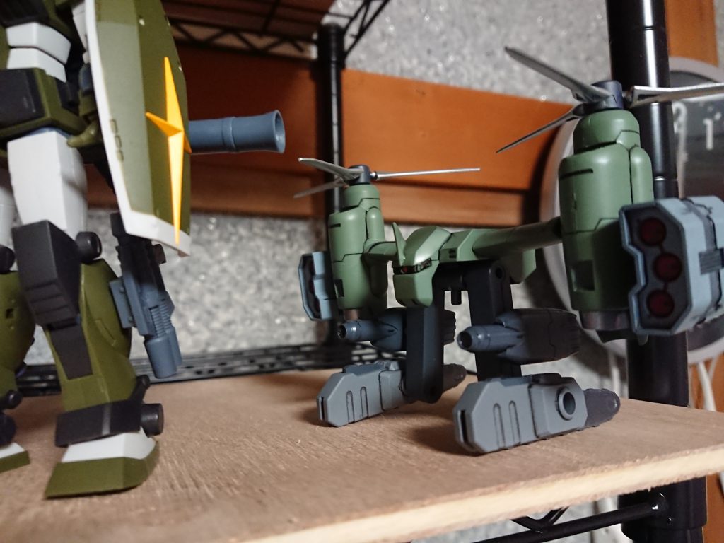 僕「その代わり、机の棚の上で遊ばせてたこいつを背負わせることにした。」
おっさんB「いや、思い付きで何でもくっつけんなよ。それにプロペラ=ORCなんてネタ、長崎県民にしか通用しないぜ。」