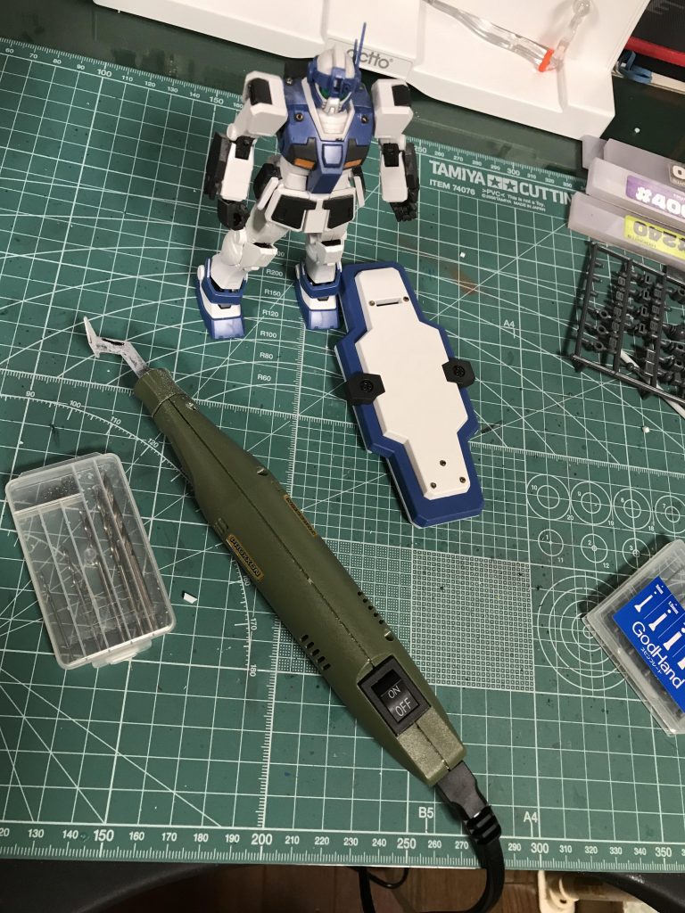 今回はゲート処理のヤスリがけにペンサイダーを使ってみた。とても楽ちんでした（´ 3｀)