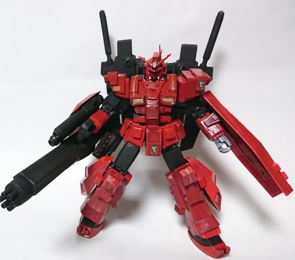 ジャイアントガトリングとミサイルポッドの複合兵装　