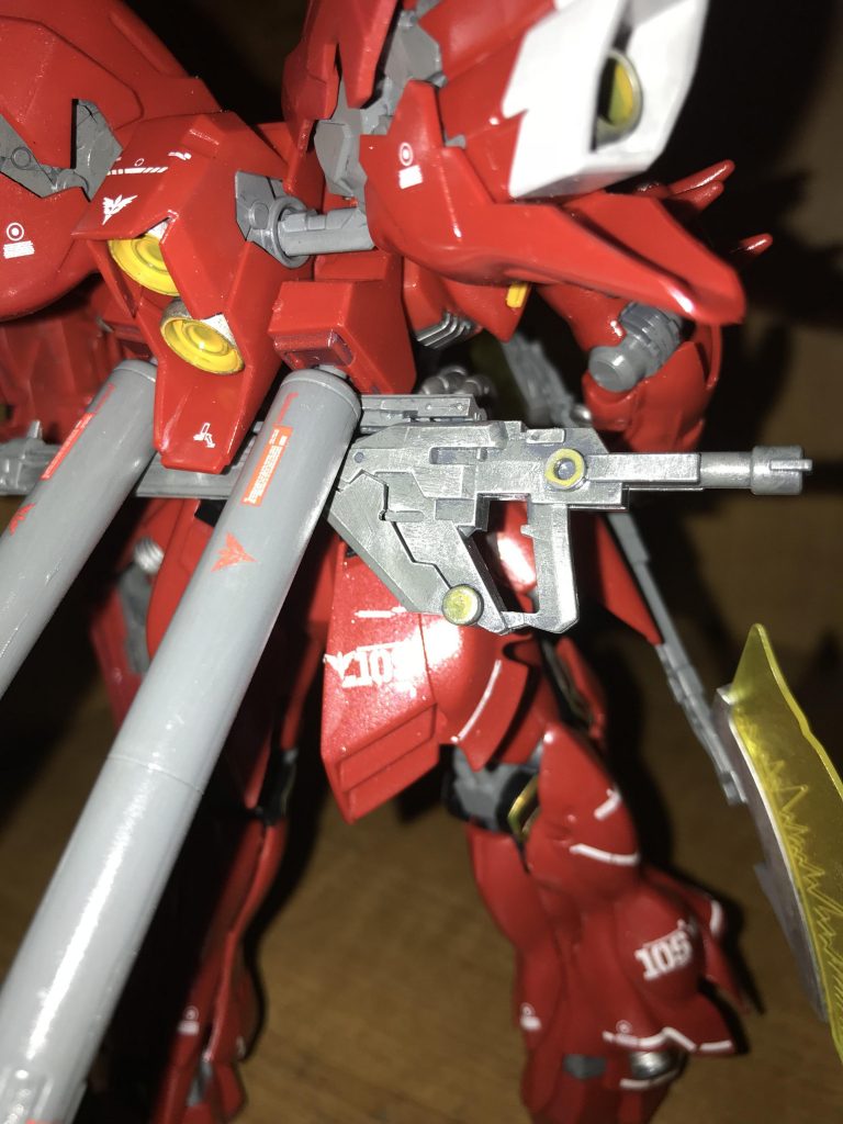 後ろのライフルですがちょっと使い込んでいる感じにしました
サビまではしないけど塗装が剥げている感じが出せたかなと思います