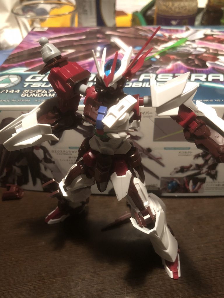 最初はこんな感じでした。腕の軸を延長して、機体のアシンメトリーをパワーアップさせていく流れはここから。