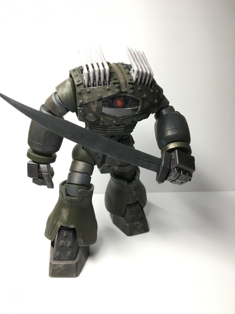 武装はヒートソードとワイドカッター、己の拳のみ