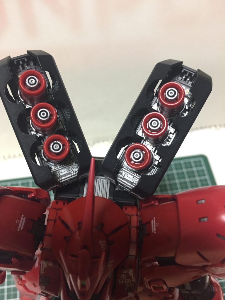 RGサザビー–4枚目/制作者：指切り抜刀斎(デザインナイフ)