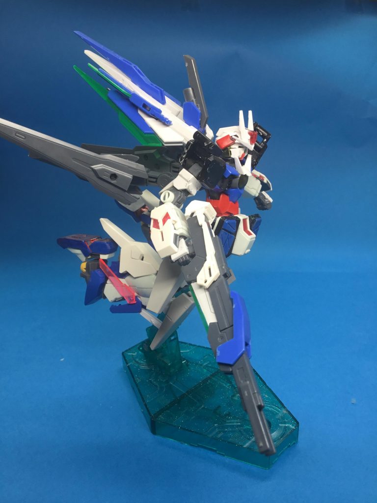 *高速移動形態*通常のトランザムぐらいのスピードが出る、チート形態。ただ、急には旋回出来ないので、ほんとに移動手段。