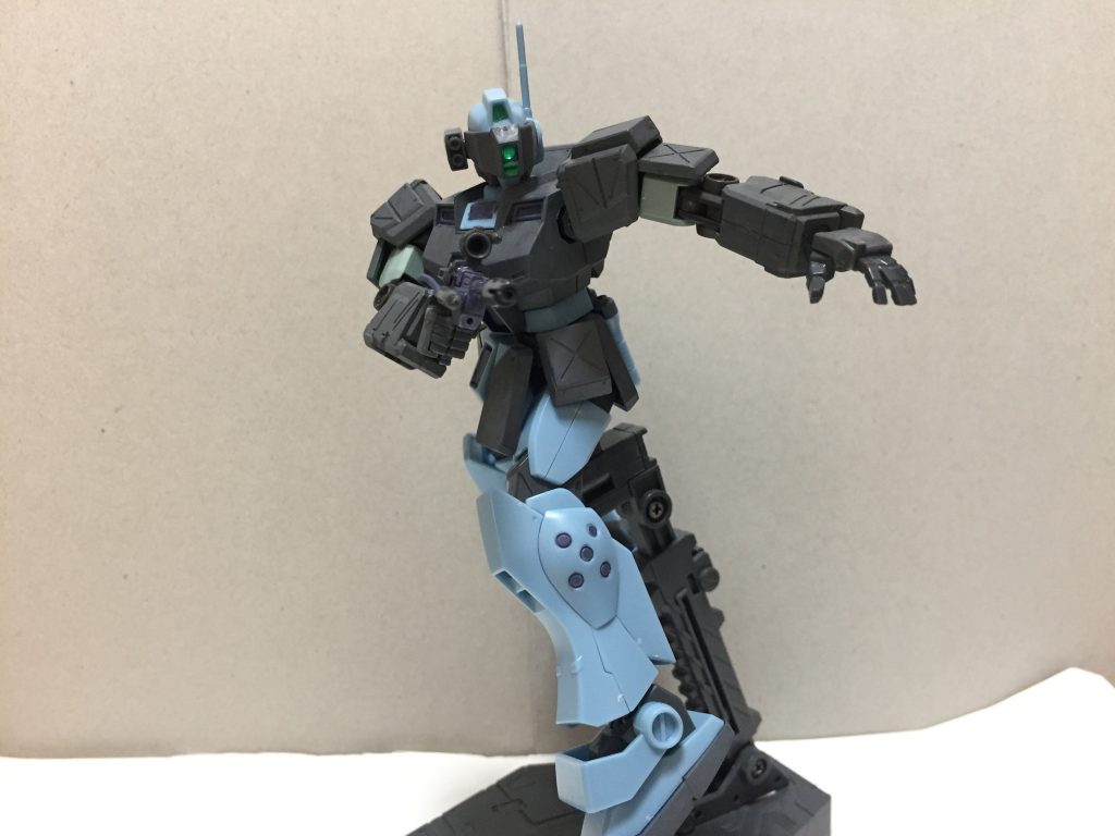 必殺技:ラッキーショット
オーバーヒート寸前まで威力を高めたBR-64で撃つ。撃ったビームは目標の弱点に吸い寄せられるようにして当たる為、その名がついた。