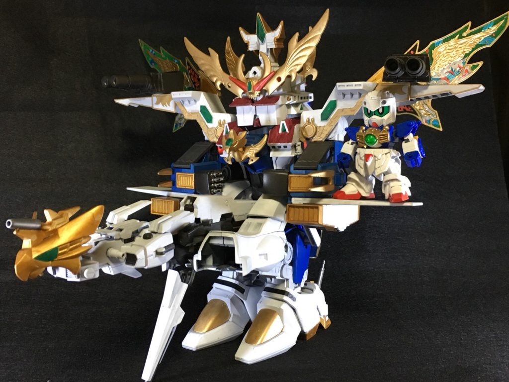 機動天空城形態です。
各所にSDを載せられるようにしています。