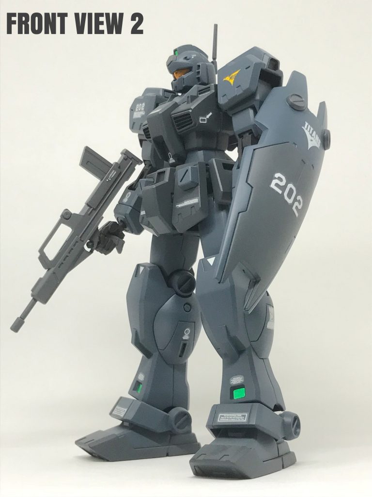 いつもの様に後ハメ加工と合わせ目消し
だけです。
脚が太い様ですが、そこは気にせず、
サクサクと組み立てました。