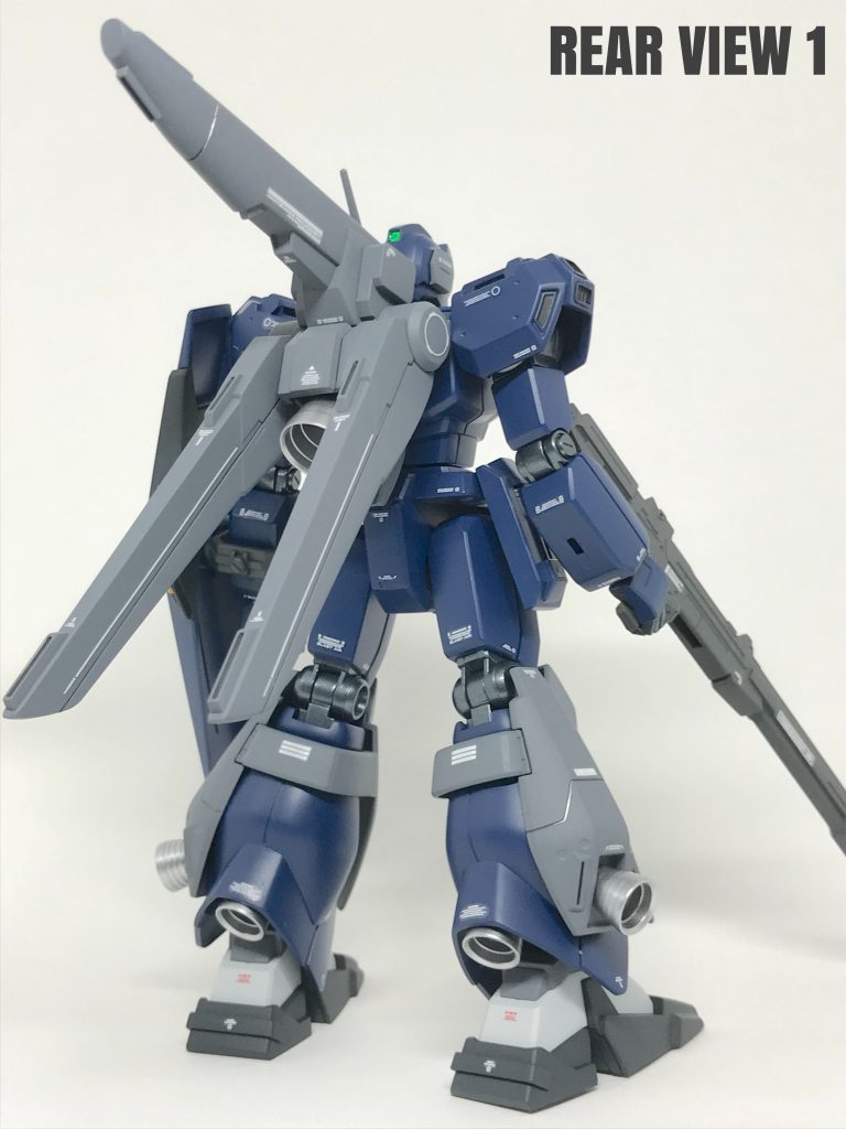 後姿は、完全にスタークジェガンですね。
トライブースターが素敵です。♪(´ε` )