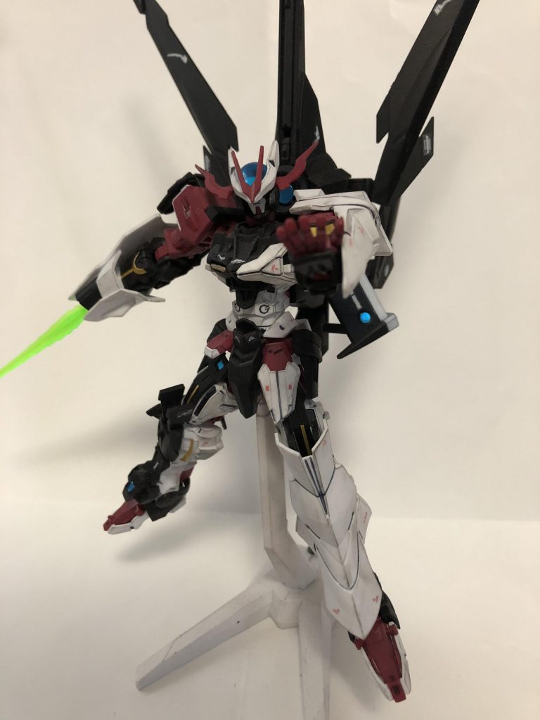 墨入れ＋デカール＋パステルシャドウ＋つや消し

最後は途中でもつや消し吹いてるので大差ないですね。
デカールは写真だと小さくわかりづらいですが実物だとかなり締まって見えます。
デカールは赤い部分のみで白いのはRGなどのあまりを拝借してます