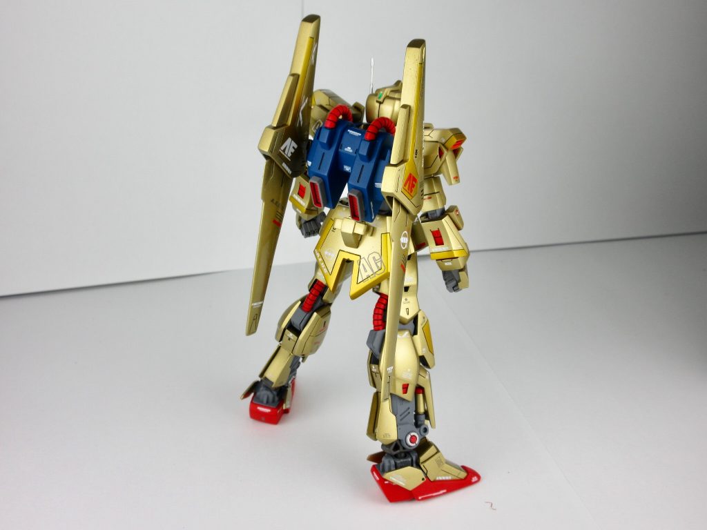 バックパックのバーニアは、コトブキヤの別パーツに置き換え。