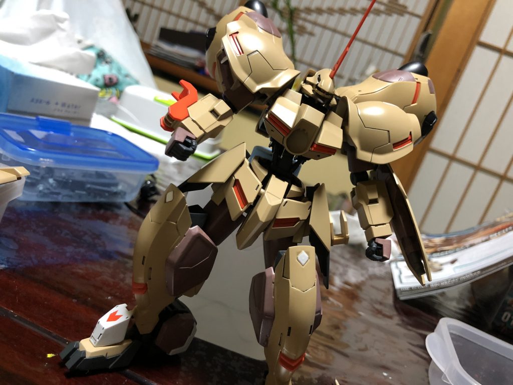 缶スプレーのタンで塗装して細かいところは筆塗りしています。この後にウェザリングして完成しました。