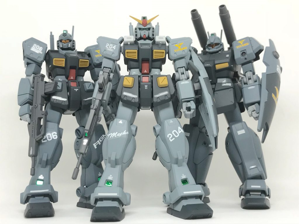 小隊写真です。
以前投稿した第20部隊 第一小隊に続いて
こちらは、第二小隊になります。
機体番号は以下の通りです。
●204号機 ジムクゥエル(ガンダムヘッド)
●205号機 ジムキャノンⅡ
●206号機 ジムクゥエル(ノーマル)