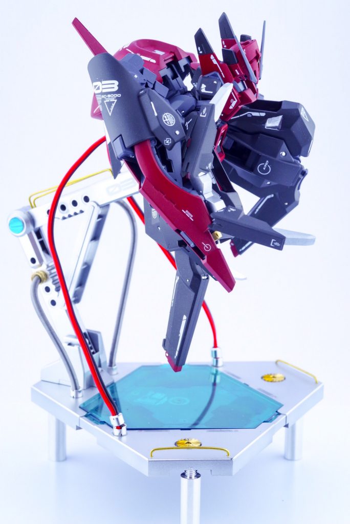 武器はライフル部分をとっぱらって銃口にメタルパーツを付けました