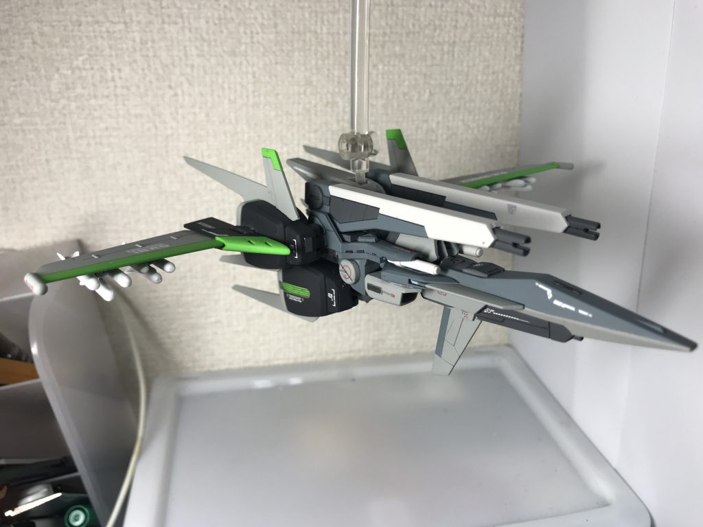 ゴーストS9は、アドバンスストライカーの装備が可能です。
手元にあったビルドブースターMK−2の機首をつけてみたらカッコ良かったので、一緒に作成しました。
一応エールストライカーも装備可能ですが、あまり似合いませんでした。