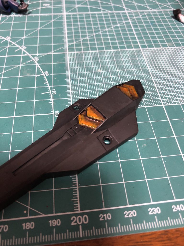 部分塗装したのですが、色が浮き気味だったので強めにウォッシングしています