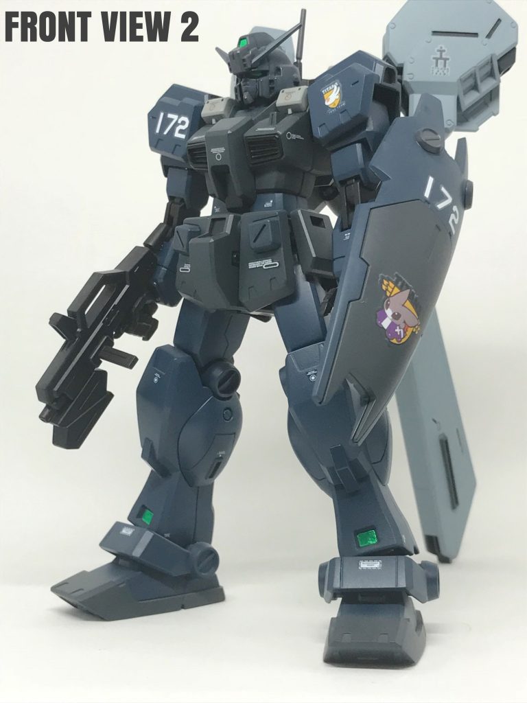 クゥエルの時は脚の太さが気になり
ましたが、ガンダム顔とトライブースター
のボリュームのせいか、然程 気にならなく
なりましたね。 逆にこれで、丁度良い様な
感じです。