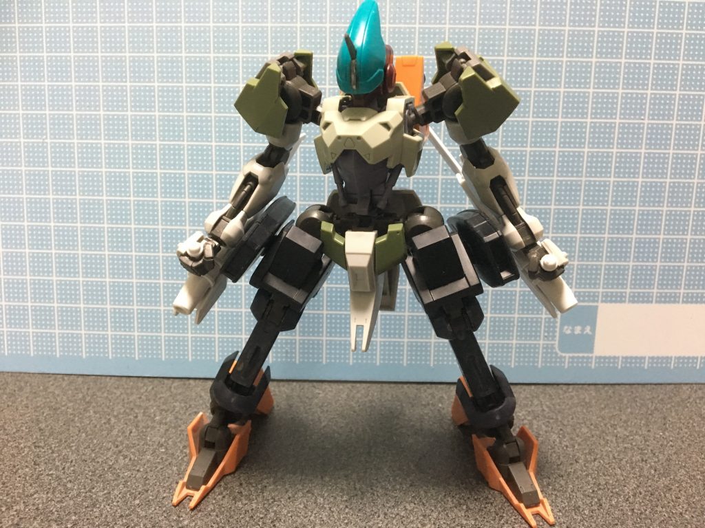 使用キットは獅電、ユーゴー、グレイズリッターの3キット。ほぼ無改造な上にパチ組でです。トンファーはフリーダムカスタムキットより。