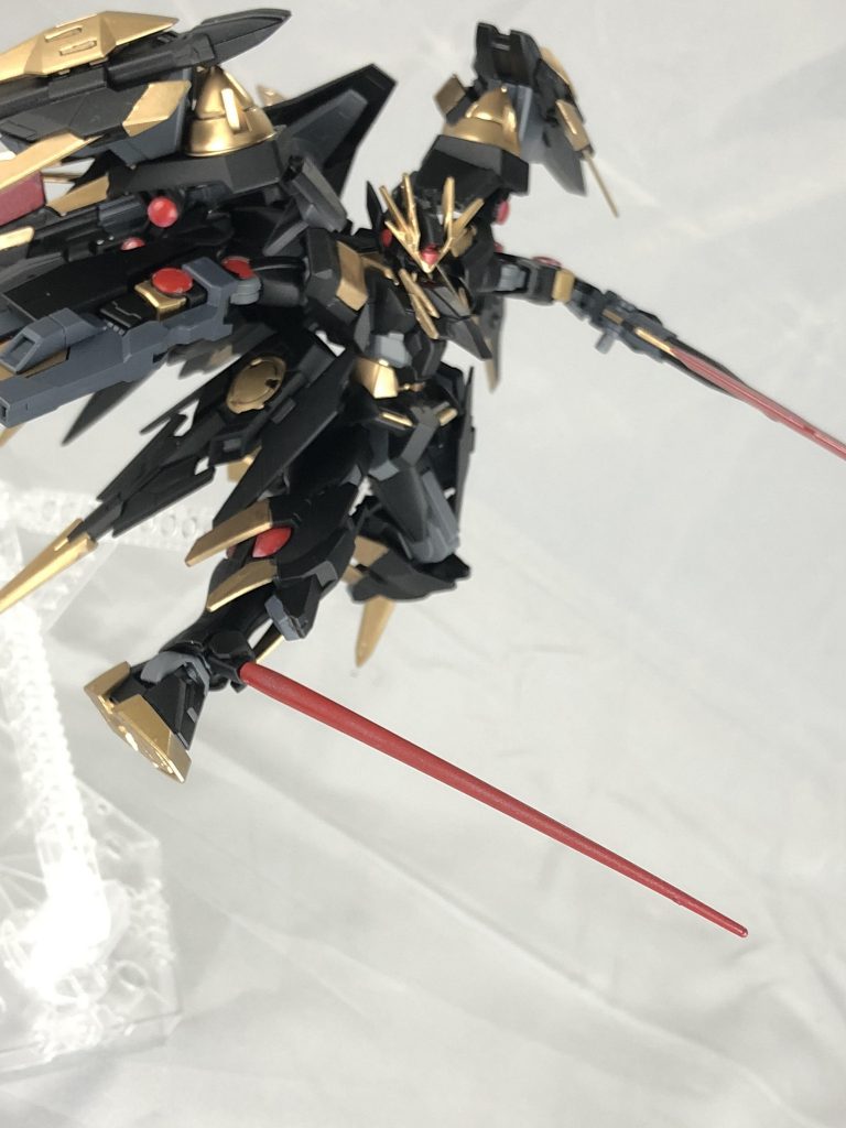 脚部ビームサーベル。主に奇襲用で使用します。