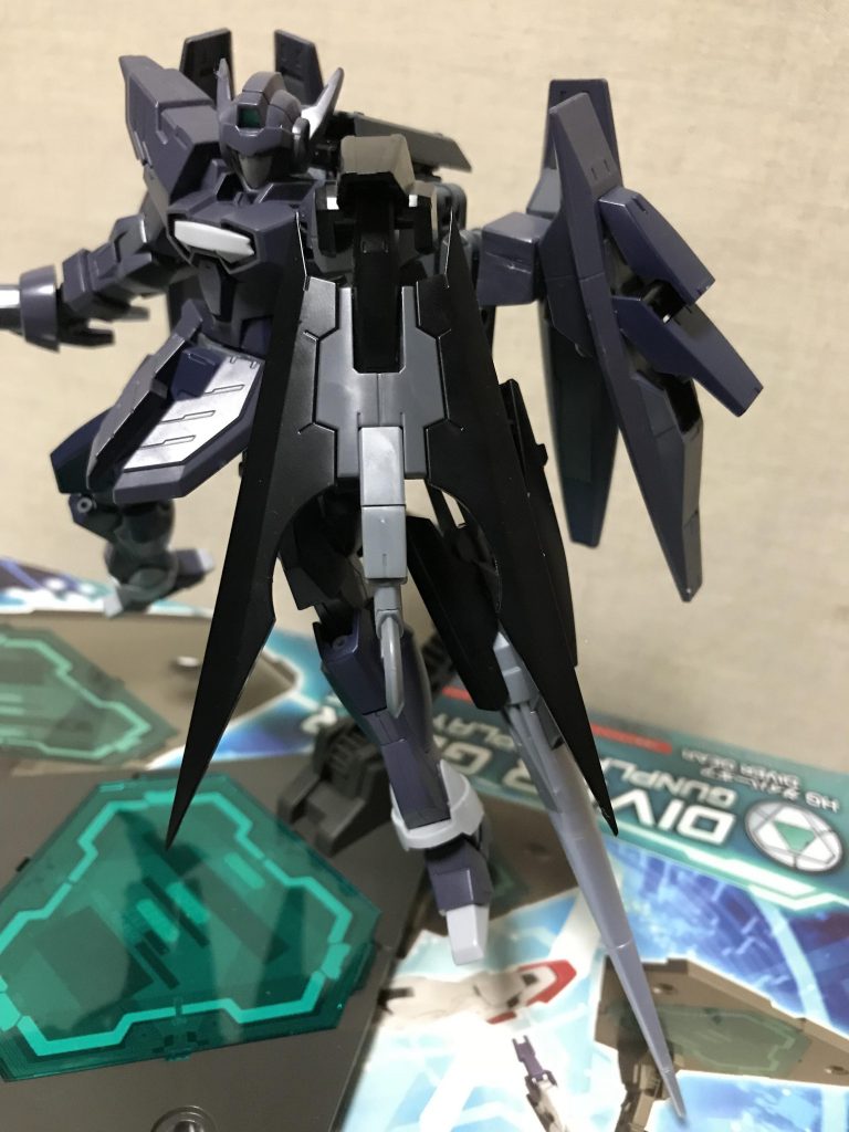 武装4
対ビームコーティング仕様シールド
ダークハウンドのバインダーにビームコーティングを施し、シールドとして装備しました