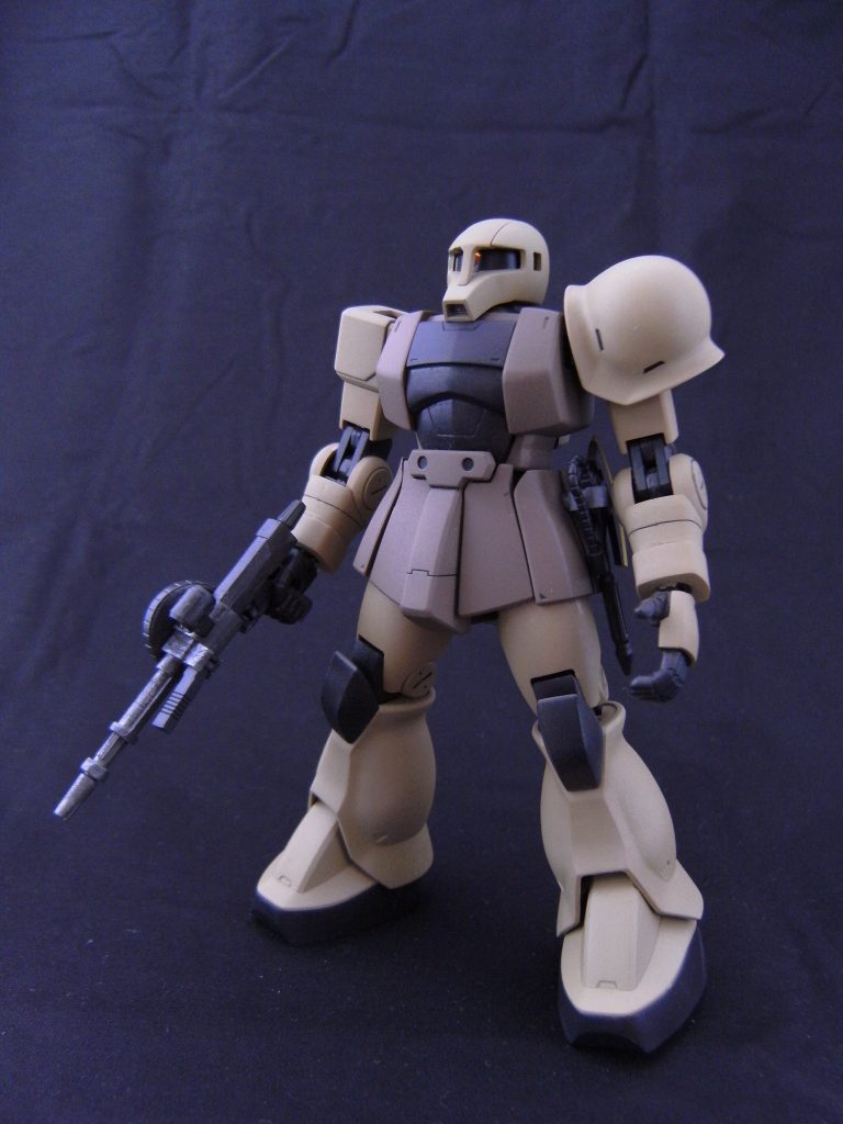 組み換えでサンドカラーのザクⅠ。