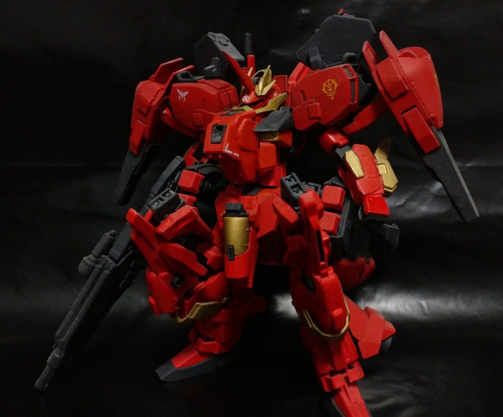 前面。
背部の大型スラスターは腰に移動して、
バランスを変えてみました。